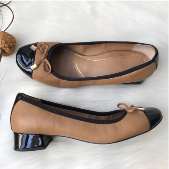 Vionic Shoes - Vionic Daphne Cap Toe Block Heel Shoes Tan 7.5